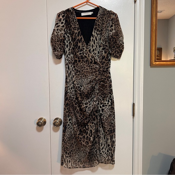 ASTR The Label Leopard Cheetah Print Ruched V-Neck Midi Dress - Picture 2 of 7